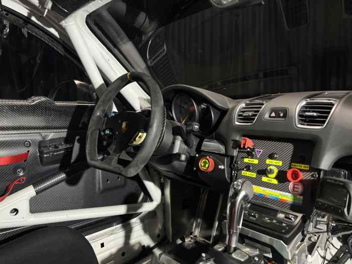 PORSCHE CAYMAN GT4 CLUBSPORT MANTHEY RACING 4