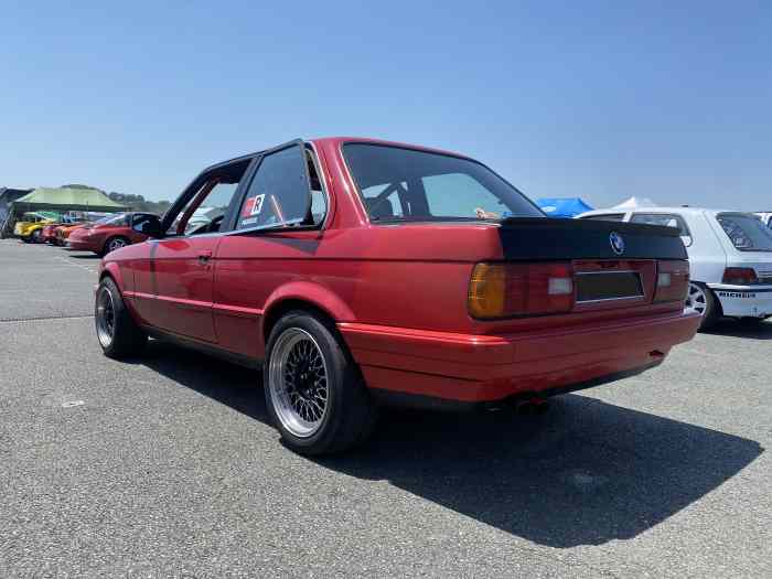 BMW e30 2,7 boite sport 2