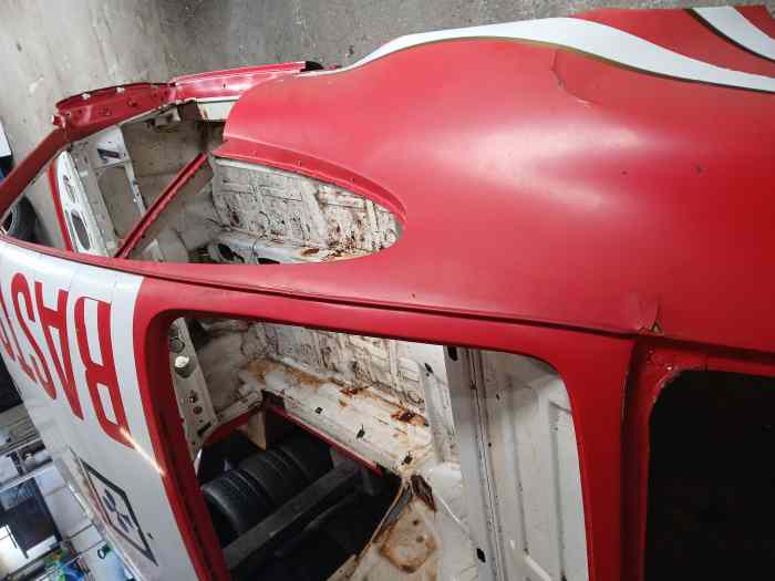 Porsche 911 2.2 FRAME + Parts (no engine or gearbox / pas de moteur ni de boîte de vitesses) 1
