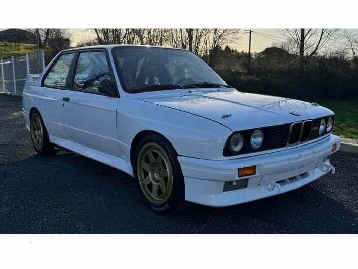 BMW M3 E30 GRA 0