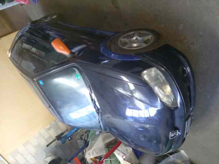 Peugeot 106 GTI avec diverses pièces détachées! 0
