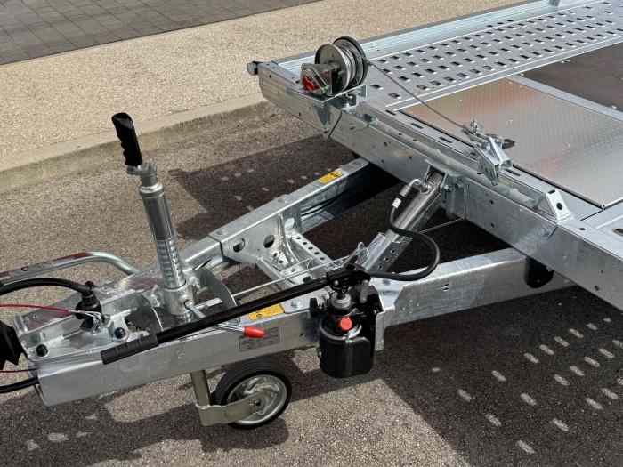 REMORQUE NEUVE NOUVELLE BRIAN JAMES A-TRANSPORTER 4.5m X 2.0m 3000 kg / PLATEAU PORTE AUTO / JANTES ALU / OPTIONS TREUIL / OPTION BASCULEMENT HYDRAULIQUE / TVA RECUP 5