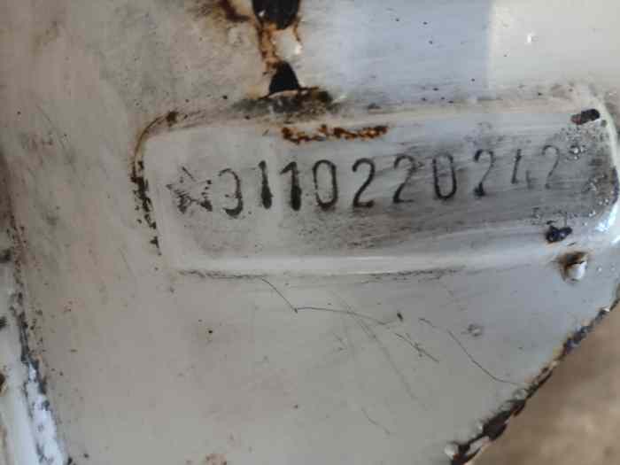Porsche 911 2.2 FRAME + Parts (no engine or gearbox / pas de moteur ni de boîte de vitesses) 4