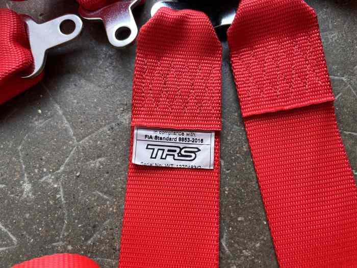 Vends harnais Hans 6 points ConfigRacing by TRS rouge 3