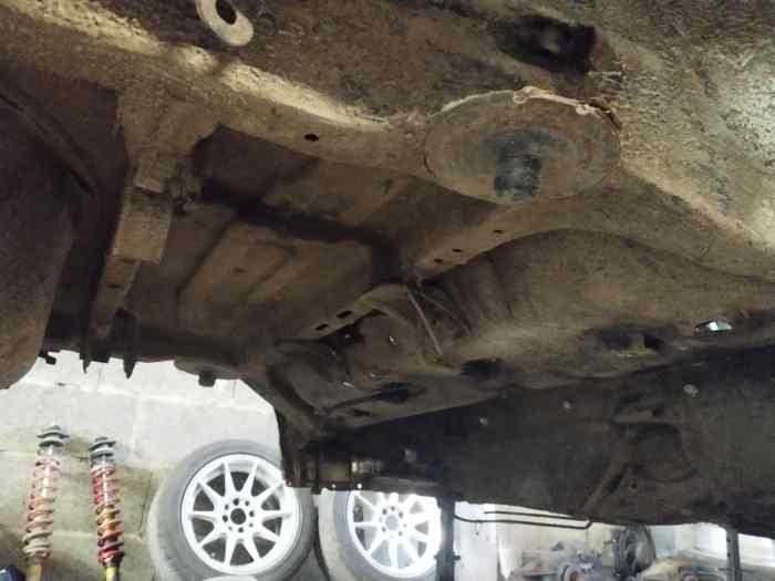 Caisse bmw e30 2