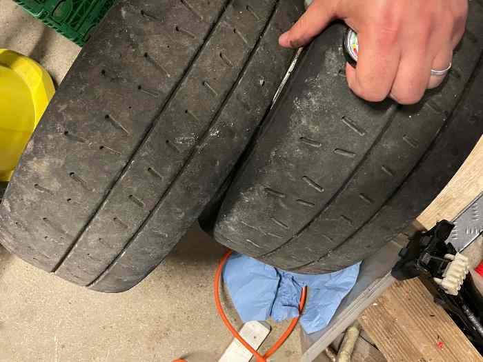 Pneu Pirelli rk7w 15 pouces 1