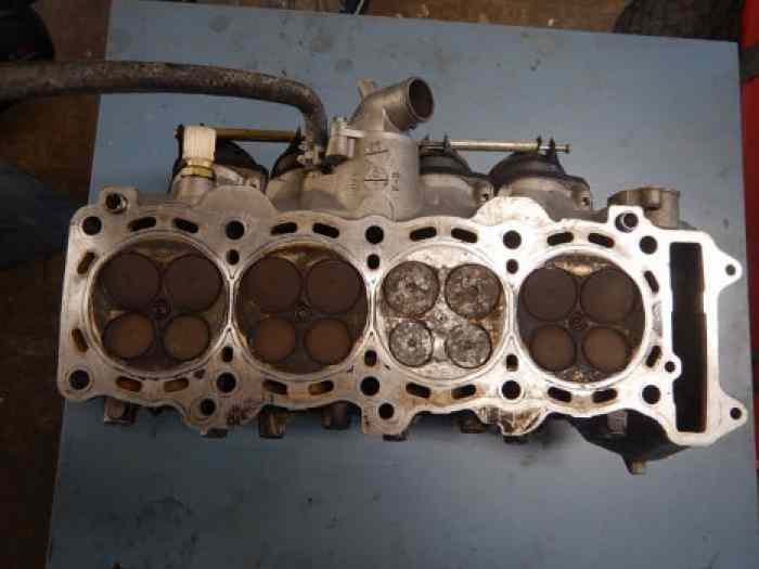 culasse avec arbres a cames a contrôler suite casse piston pour moteur suzuki 1000 gsxr K 15 brc tracking speed car 1