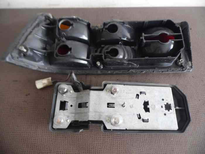 FEU ARRIERE DROIT 477945216 PORSCHE 944 & 924 5