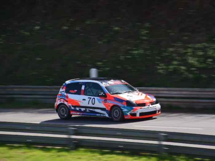 Clio Cup 2 5