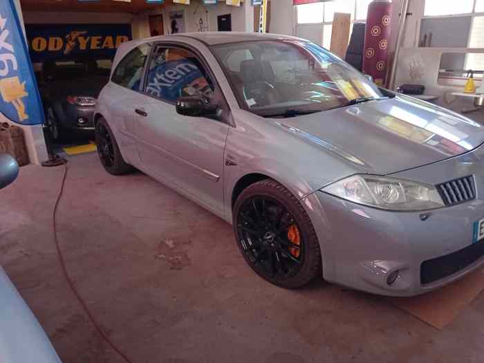 Renault Mégane 2 RS phase 1 2004