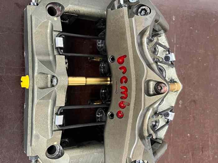 Étriers de freins 306 maxi V2 BREMBO 4