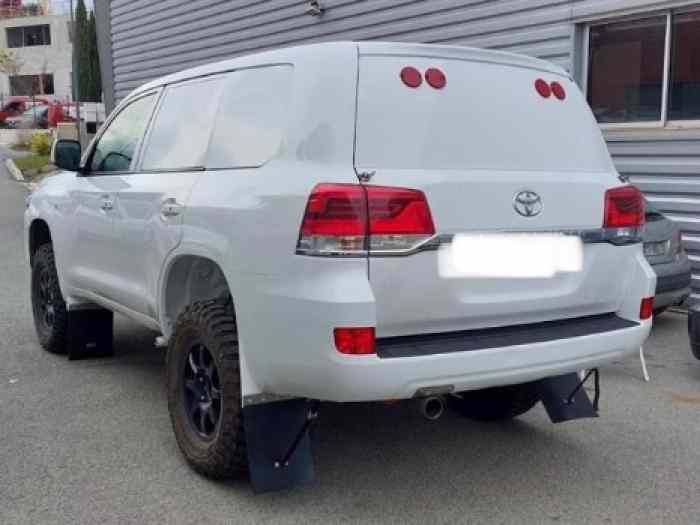 Toyota Land cruiser v8 + lot de pièces 3