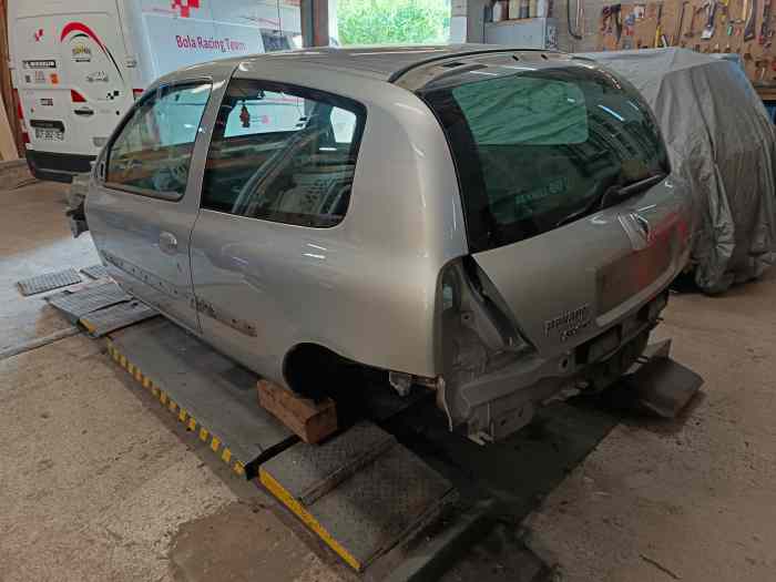 Caisse avec ouvrants clio RS ph2 3