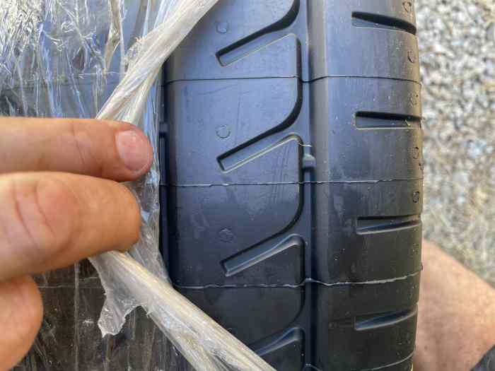 4 PNEUS MICHELIN 21. 190/50 16 0