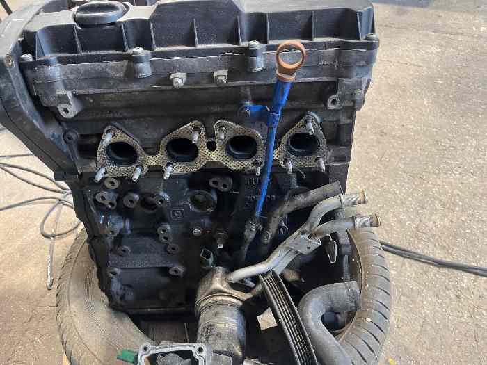 Moteur tu5j4 avec collecteur d’admission 1