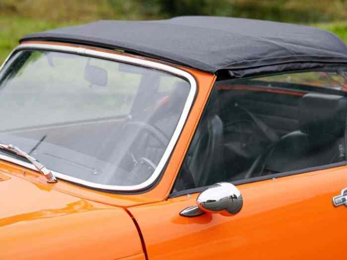 Triumph Spitfire 1500 restaurée 5