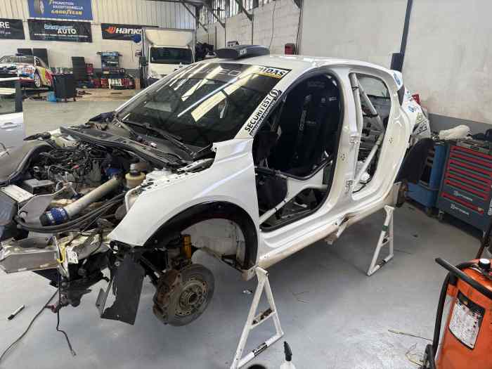 208 Rally4 accidentée 0