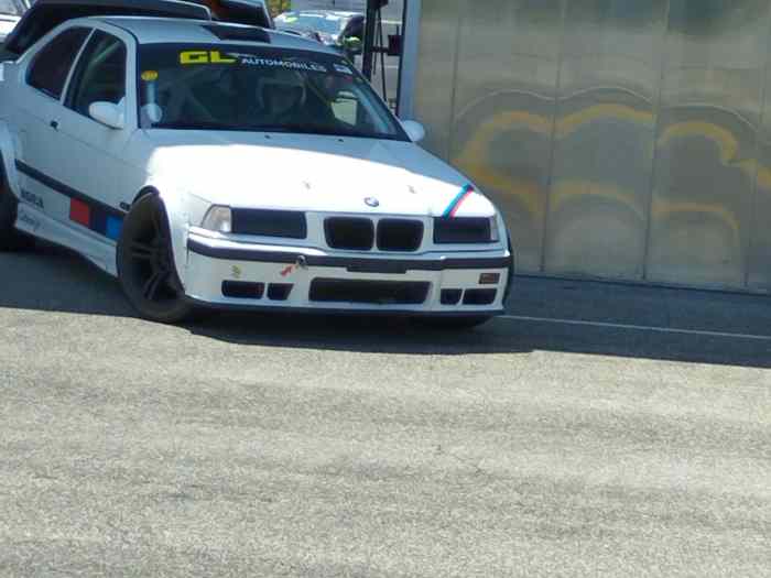 E36 compact M3 caisse hs