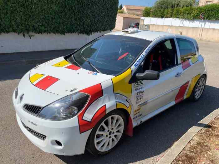 CLIO 3 F 2014