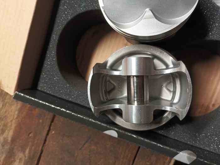 Pistons wossner 1