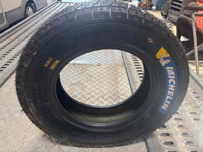 Pneu terre Michelin