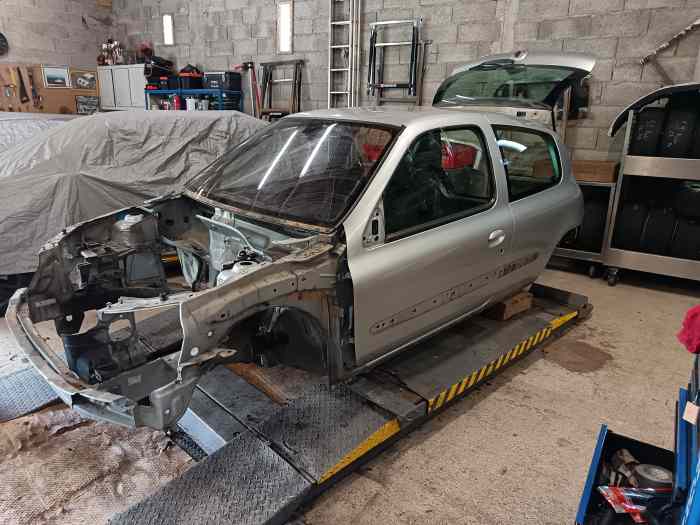 Caisse avec ouvrants clio RS ph2