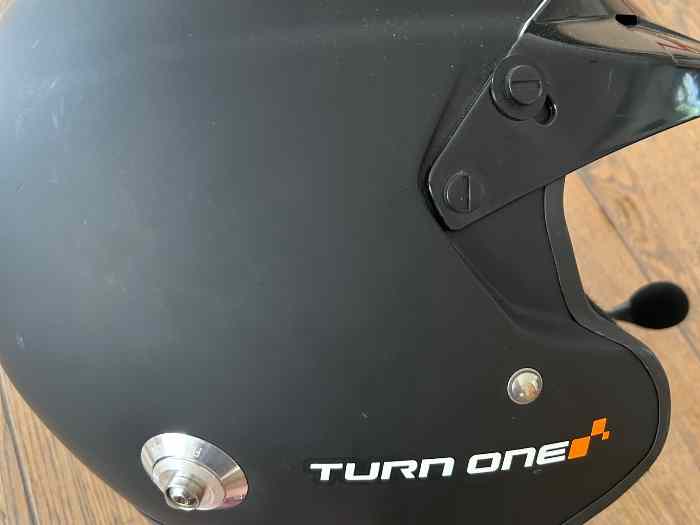 Casque turn one 1