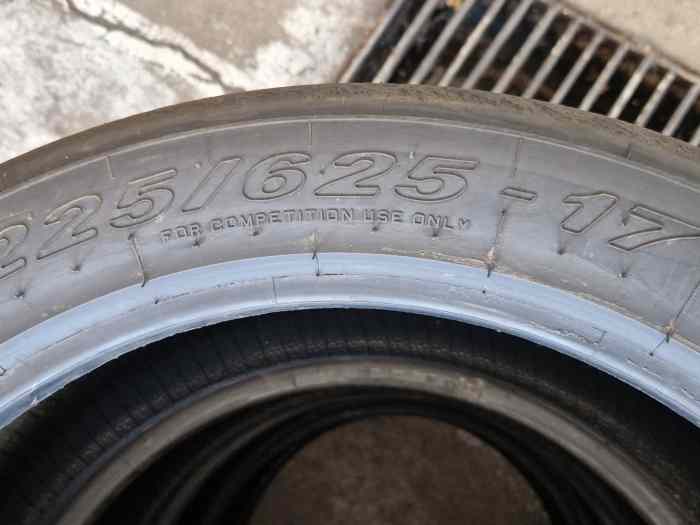 Pneus slick pirrelli 225/625r17 1