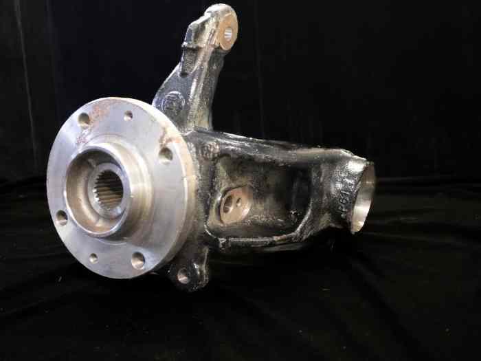 Pivot avant droit Peugeot 208 1