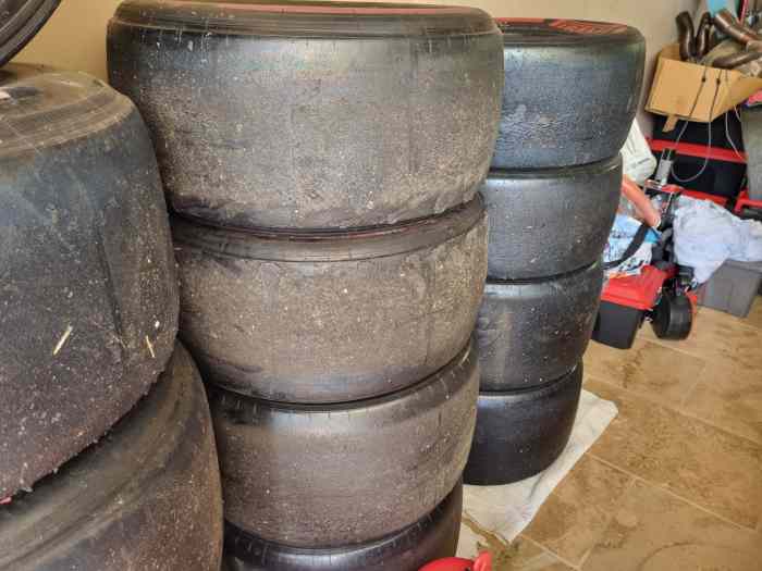 Pneus pirelli Avon pour monoplace 0