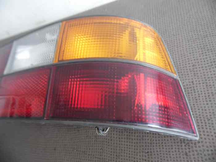 FEU ARRIERE DROIT 477945216 PORSCHE 944 & 924 3