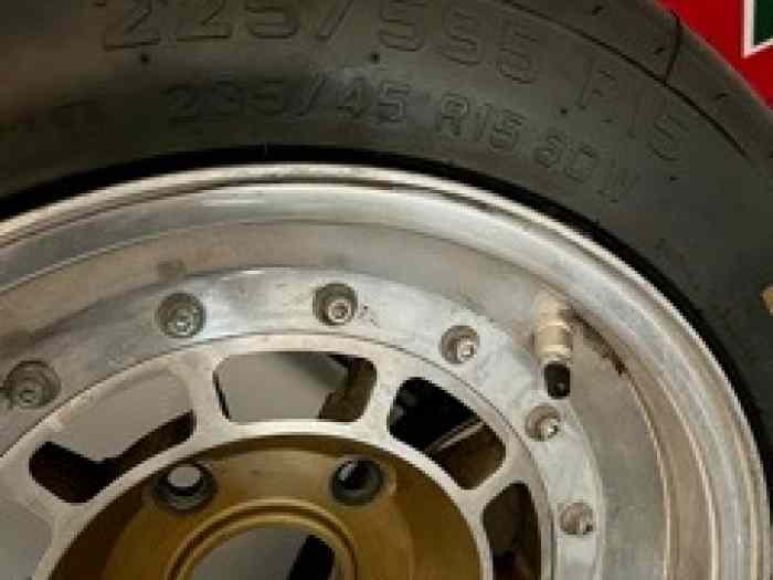 Jeu de pneus Pirelli Classic D3 sur jantes 2