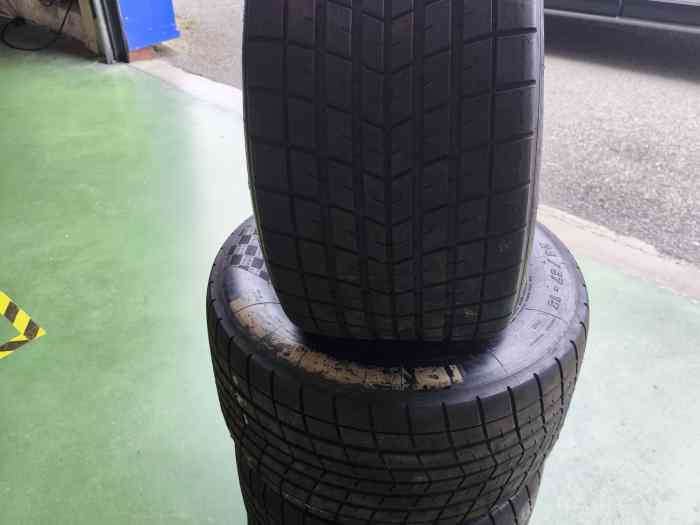 Pneu Michelin pluie P412