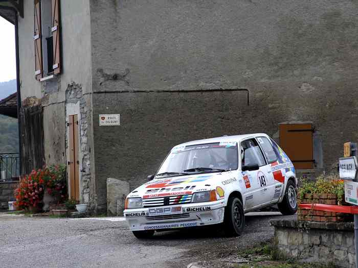Loue 205 rallye GRA VHC 2