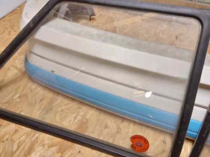 Custodes fixe R11 3 portes 1