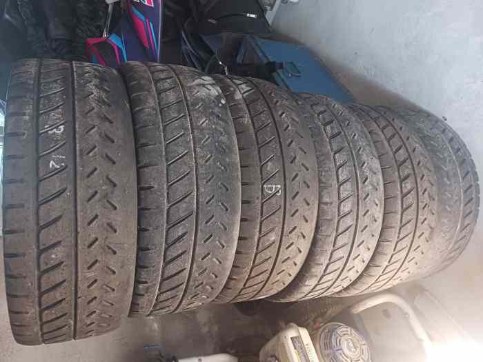 Vend pneu 21 michelin.