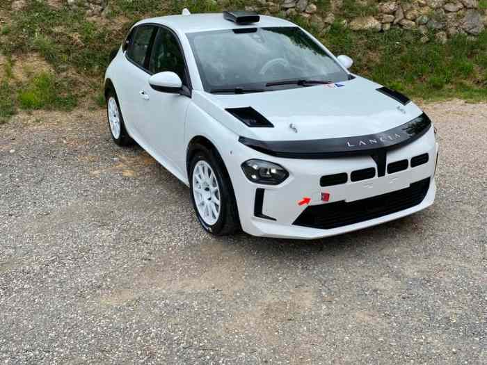 LANCIA R4 NEUVE