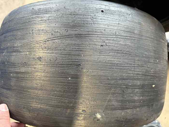 Pneus Pirelli rouge 2