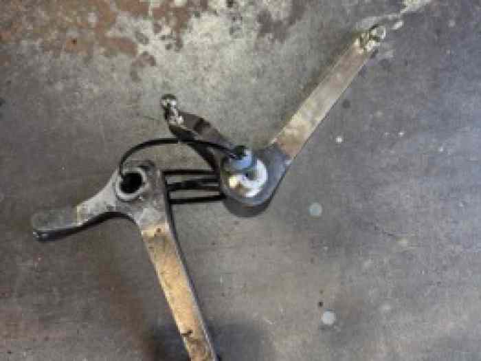 2 SHIFTERS 205 GTI
