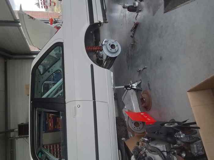 Caisse complete arceautee BMW E30 318 IS 3
