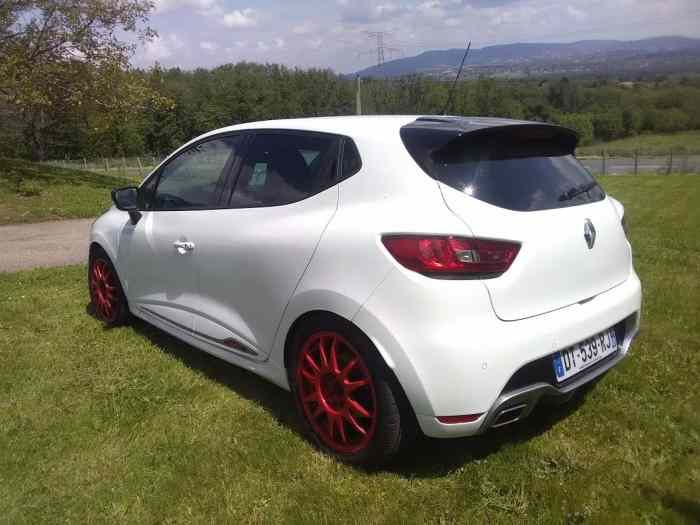 clio 4 rs trophie 1