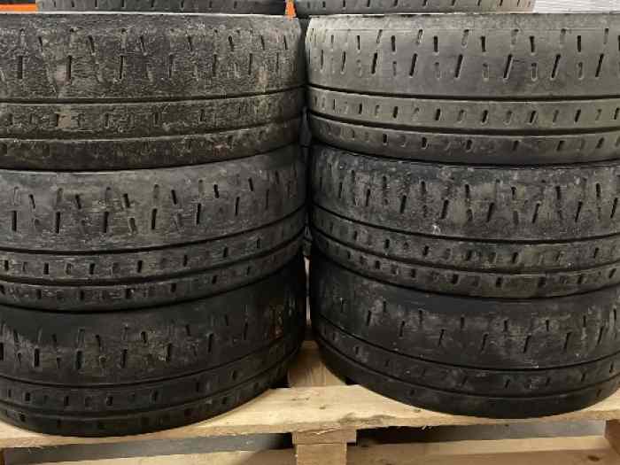 Pneus Pirelli 17 pouces 4
