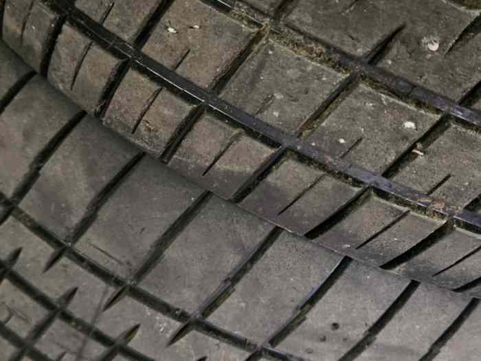 Pneus Michelin 16 P 1