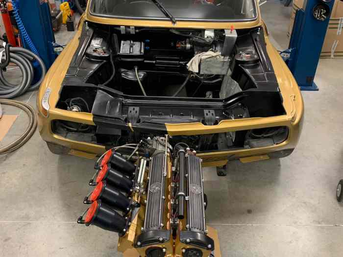 BMW 2002 GR2 année 1975 moteur M12/7 1