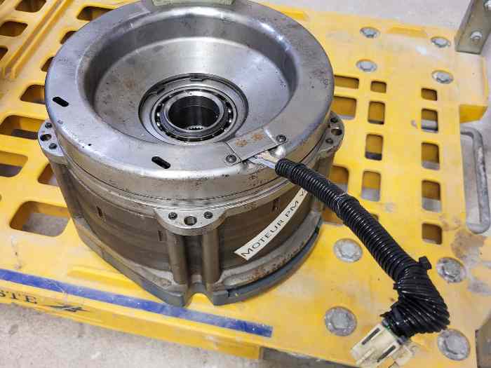 Moteur électrique brushless Remy HVH 2...
