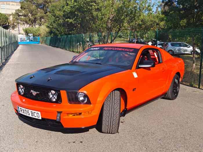 FORD Mustang
