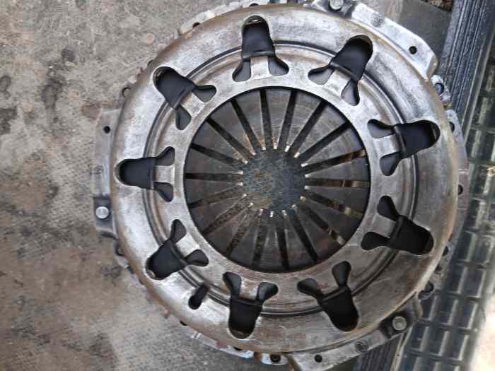 Embrayage saxo 200mm +disque alcon