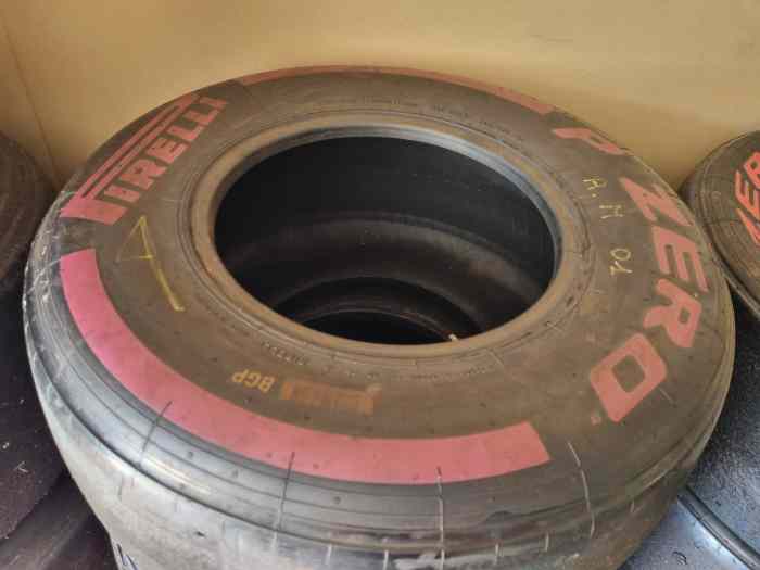 Pneus pirelli Avon pour monoplace 3