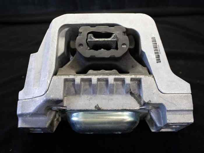 Support moteur renforcé Peugeot 208 1