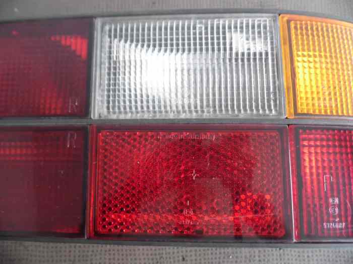 FEU ARRIERE DROIT 477945216 PORSCHE 944 & 924 2